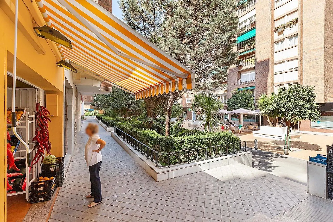 Amplio Y Centrico, Recien Reformado, Calefaccion Central, Jardines, Supermercados, Cafeterias Y Todos Los Servicios En El Corazon De La Ciudad Granada 0*,